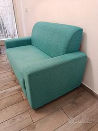 divanetto in buono stato