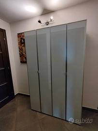 Armadio IKEA BESTÅ 4 Ante in Vetro Opaco e Acciaio