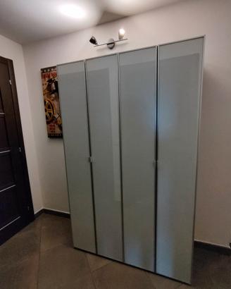 Armadio IKEA BESTÅ 4 Ante in Vetro Opaco e Acciaio