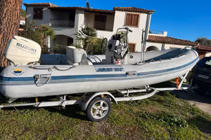 Joker boat 470+suzuki 40cv del  2020 +carrello