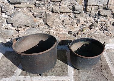 2 Paioli antichi di bronzo
