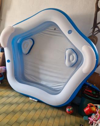 Piscina gonfiabile bimbi.