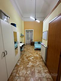 Camera con letto matrimoniale e bagno privato