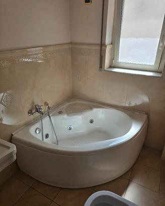 sanitari cesame più vasca idromassaggio 