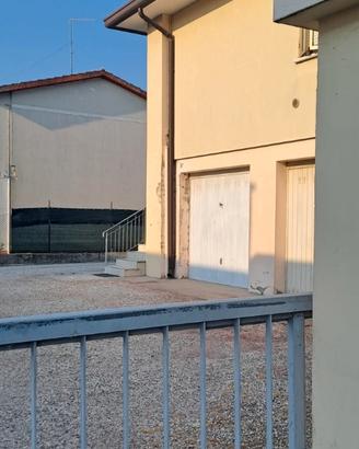 Appartamento di circa 85 mq calp. al primo piano