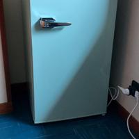 mini frigorifero azzurro
