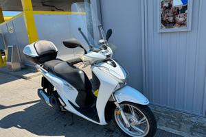Honds sh 150l