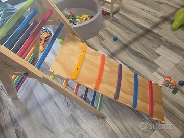 gioco montessioriano con scivolo