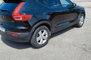 volvo xc40t2 