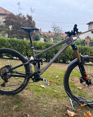 MTB Banshee Titan v3.2 Tg m