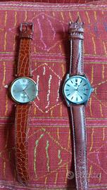 Due orologi a pila da uomo.