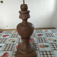 lampada da tavolo in legno 