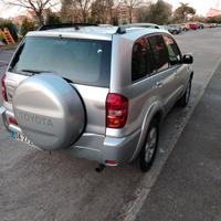 Toyota rav 4 anno 2006, 250000 km. 