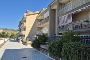 2 LOCALI A CASAPULLA