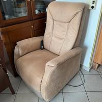 Poltrona reclinabile per anziani