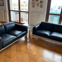 2 divani di pelle nera, 2 posti, modello Bastiano