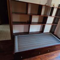 letto con libreria e cassetti