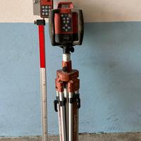 Livello laser Hilti con ricevitore e asta