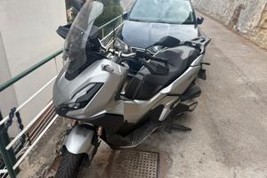 Honda adv 350
