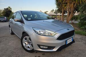 FORD FOCUS BERLINA