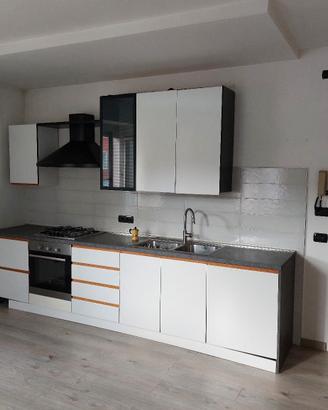 Cucina anni 2000 rinnovata