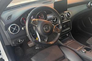 MERCEDES BENZ GLA  220 D 4 MATIC