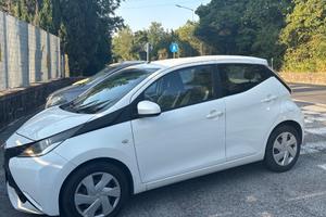 Toyota Aygo 1.0 VVT-i 69CV x-play 5 porte