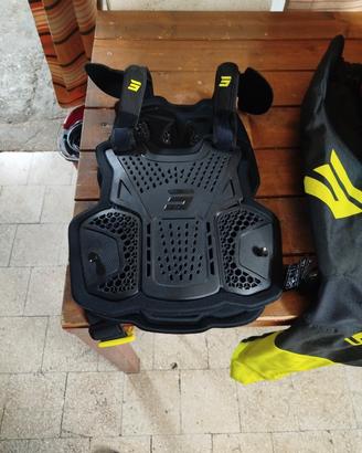 abbigliamento completo per fare cross 