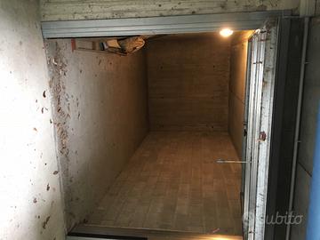 Box auto, cantine e posti auto