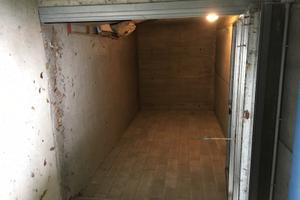 Box auto, cantine e posti auto