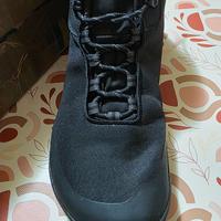 Scarpe da trekking stile minimal