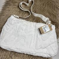 Borsa Nike Ecopelliccia Beige panna nuova