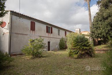 Casale storico vicino al mare