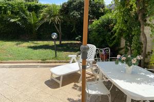 Piano terra fronte mare, 5 posti, posto auto