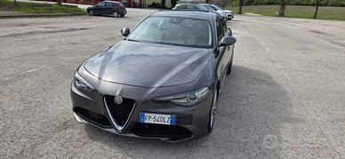 Alfa romero giulia