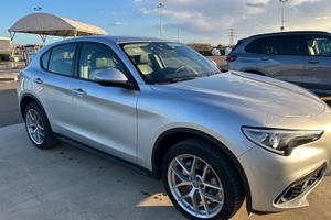 Stelvio 2.2 Q4 210cv