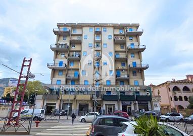 5 vani in zona Messina Marine