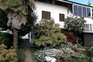 Villa con giardino e autorimessa