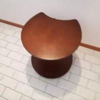 Tavolinetto in legno colore noce scuro 