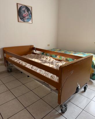Letto Ospedaliero Elettrico