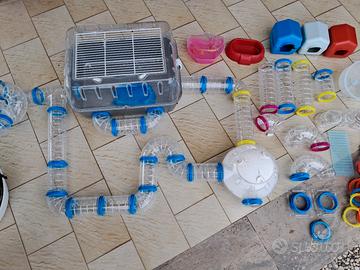Gabbia con tantissimi accessori