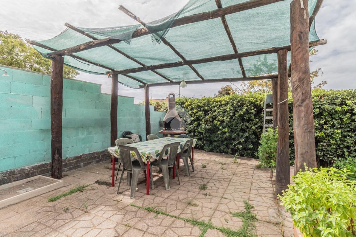 VILLA A SCHIERA A CERVETERI - Vista 6