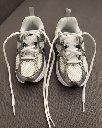 Scarpe bambino Nike N 28 nuovissime