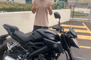 Moto Yamaha MT125