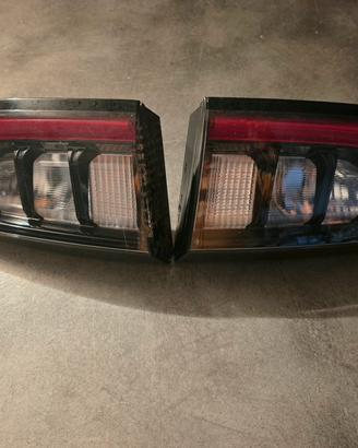 Fanali posteriori Centrali Jeepp Cherokee - Dx/Sx