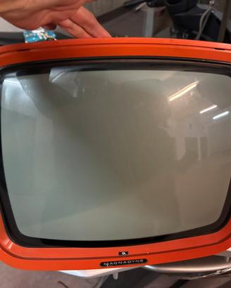 Tv portatile magnadyne alfa BE 10- arancione
