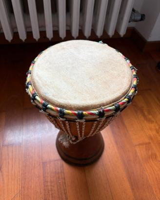 Djembe africano in legno e pelle naturale