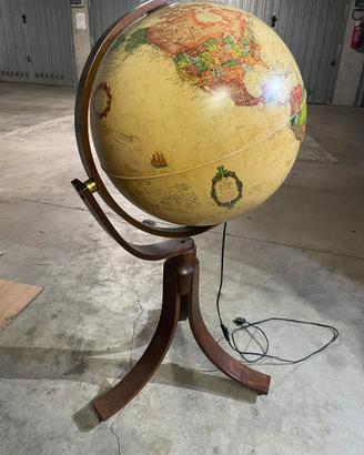 Mappamondo luminoso