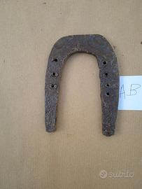 Ferro di cavallo lavorato a mano