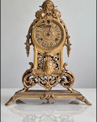 Orologio da Camino in Bronzo Cesellato